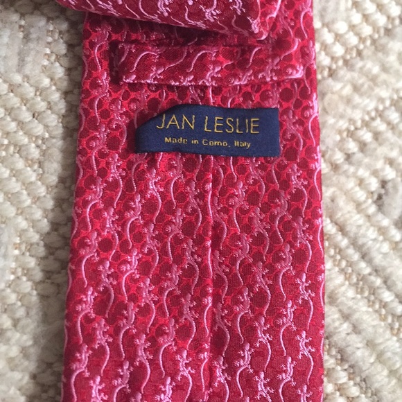 RARE Jan Leslie tie made in Italy 100% Silk - Picture 2 of 3